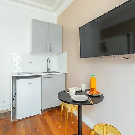 Joli 2 Pieces Dans Un Agreable Quartier De شقة باريس
