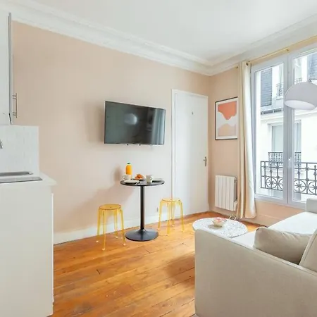 Joli 2 Pieces Dans Un Agreable Quartier De *