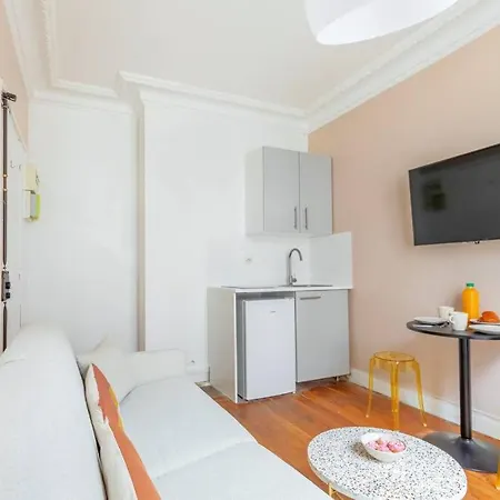 Joli 2 Pieces Dans Un Agreable Quartier De Apartment