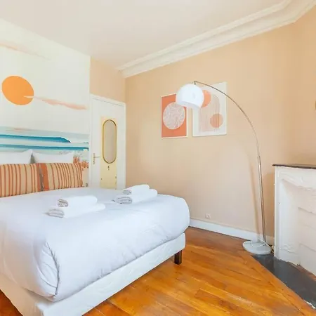 Joli 2 Pieces Dans Un Agreable Quartier De Apartment